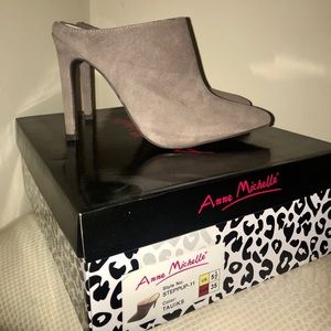 Closed toe high-heel mules